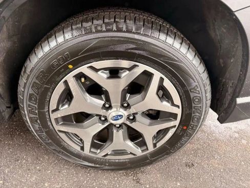 Used 2022 Subaru Forester Premium AWD/4WD image 40