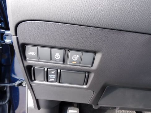 Certified 2023 Nissan Armada Platinum w/ Captain's Chairs Package RWD image 24