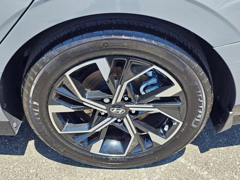 Certified 2025 Hyundai Sonata SEL AWD/4WD image 9