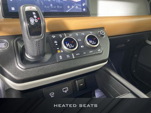 Used 2023 Land Rover Defender 90 X-Dynamic SE image 7