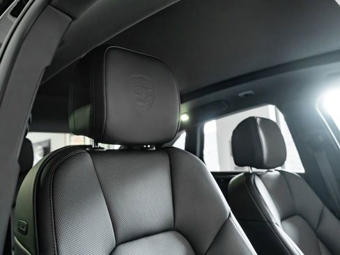 New 2026 Porsche Macan AWD/4WD image 31