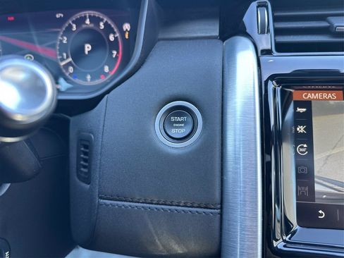 Used 2018 Land Rover Discovery HSE AWD/4WD image 36
