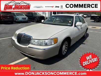 Used 2001 Lincoln Town Car Signature