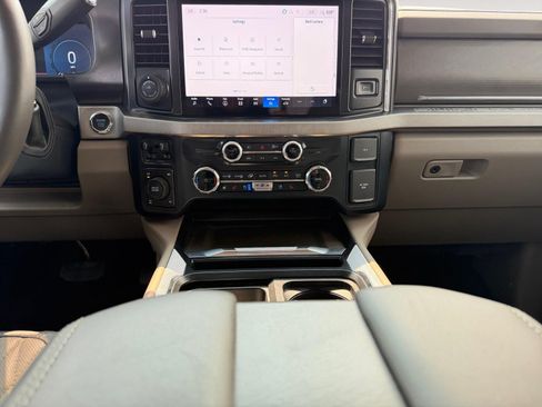 Certified 2026 Ford F250 Platinum w/ Platinum Plus Package AWD/4WD image 13