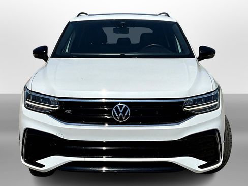 Used 2022 Volkswagen Tiguan SE R-Line image 3