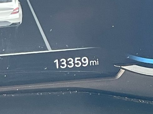 Used 2025 Genesis G70 2.5T image 40