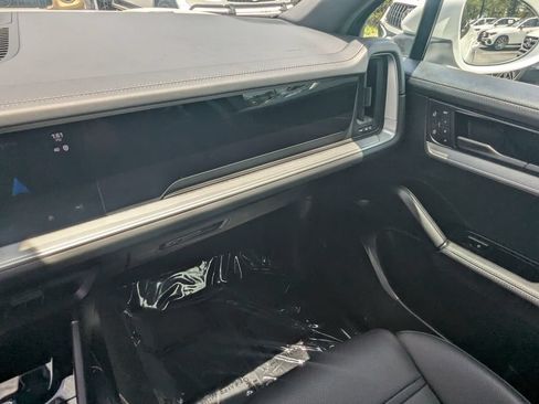 Used 2026 Porsche Cayenne AWD/4WD image 4