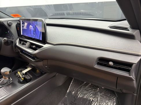 Used 2024 Lexus UX 250h AWD w/ Premium Package image 27