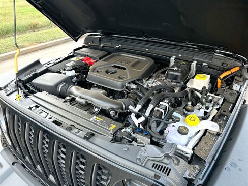 New 2023 Jeep Wrangler Unlimited Rubicon 4xe w/ Cold Weather Group AWD/4WD image 25