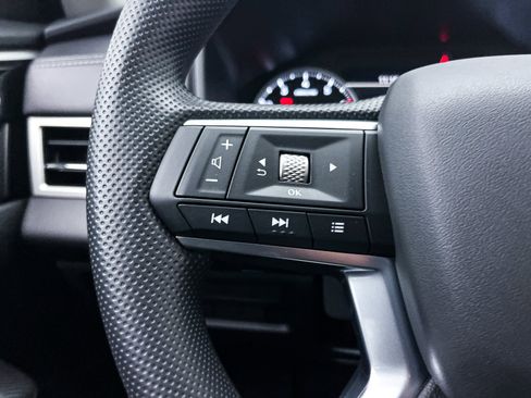 New 2025 Mitsubishi Outlander ES image 22