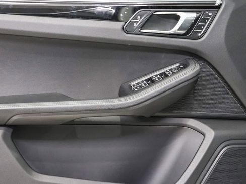 Used 2024 Porsche Macan AWD/4WD image 22