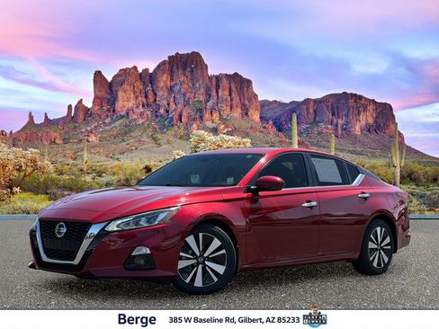 Used 2020 Nissan Altima 2.5 SV FWD image 1