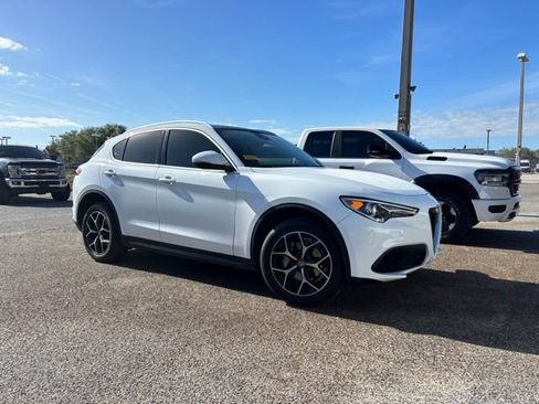 Used 2019 Alfa Romeo Stelvio Ti image 2