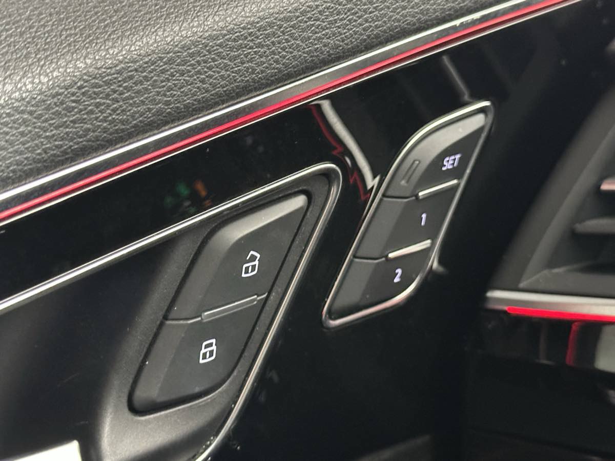 Used 2017 Audi Q7 3.0T Prestige w/ Prestige Package AWD/4WD image 48