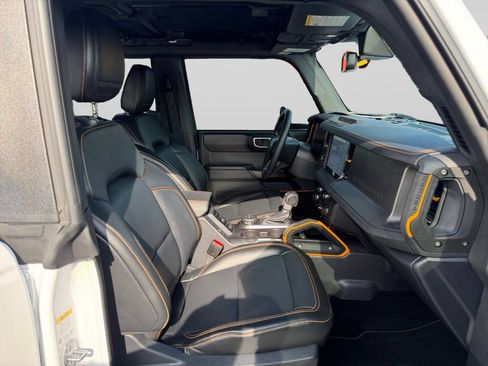 Used 2024 Ford Bronco Badlands w/ Sasquatch Package AWD/4WD image 15