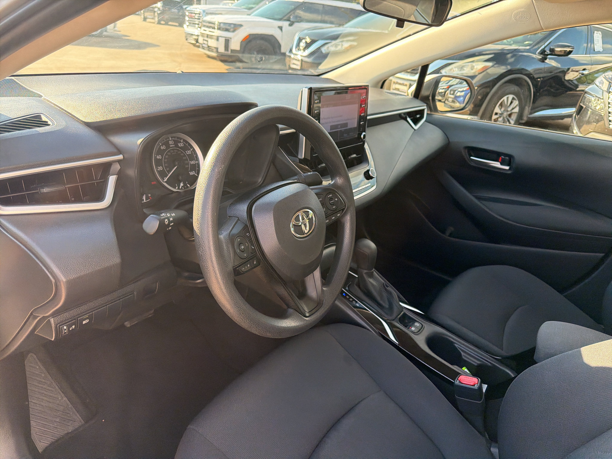 Used 2020 Toyota Corolla LE FWD image 29