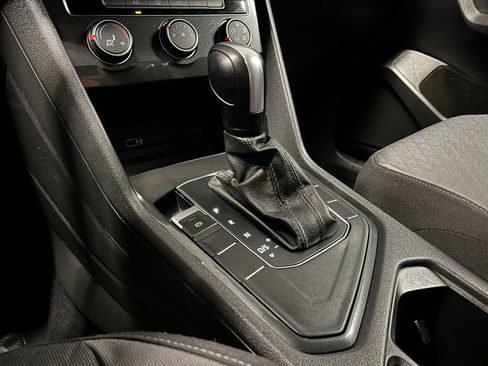 Used 2018 Volkswagen Tiguan S FWD image 11