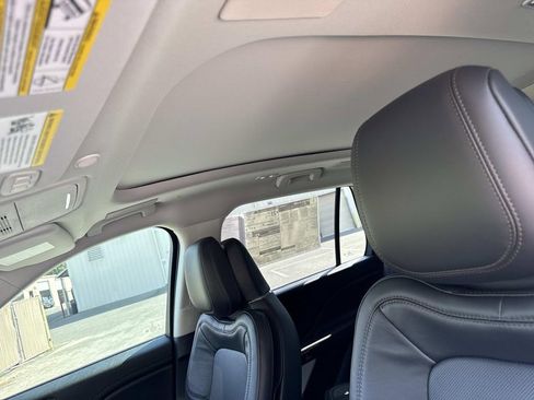 New 2025 Lincoln Aviator Reserve w/ Luxury Package image 32