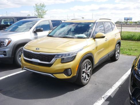 Used 2021 Kia Seltos SX w/ SX Sunroof Package AWD/4WD image 1