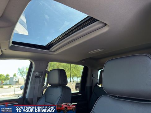 Used 2024 GMC Sierra 2500 Denali w/ Denali Reserve Package AWD/4WD image 37