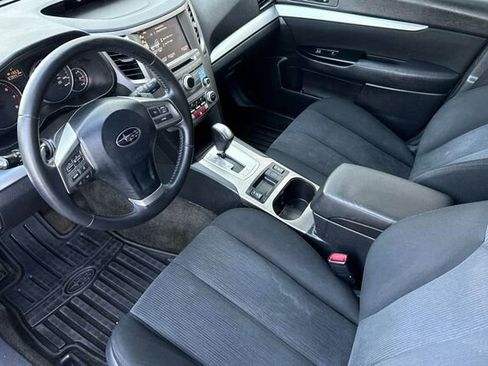 Used 2014 Subaru Outback 2.5i Premium image 10