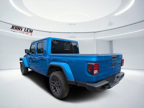 New 2025 Jeep Gladiator Sport image 4