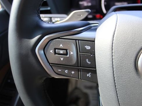 Used 2025 Lexus GX 550 w/ Accessory Package (Z1) AWD/4WD image 12