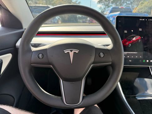 Used 2020 Tesla Model 3 Long Range image 19