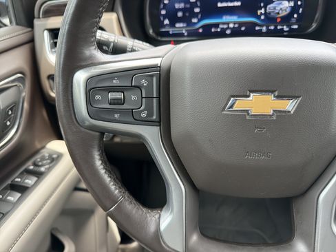Used 2022 Chevrolet Suburban LT w/ LT Signature Package AWD/4WD image 18