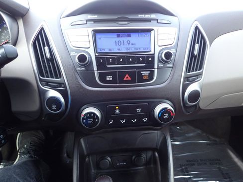 Used 2012 Hyundai Tucson GLS FWD image 18