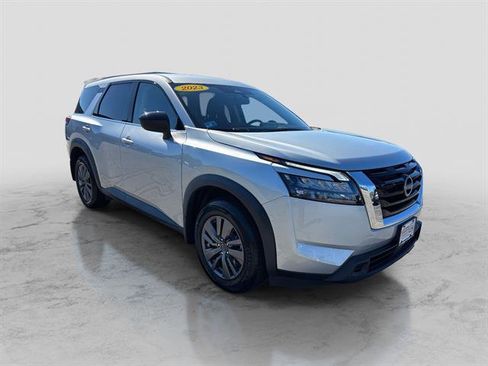 Certified 2023 Nissan Pathfinder S image 4