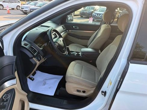 Used 2016 Ford Explorer FWD image 18