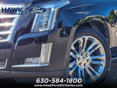 Used 2020 Cadillac Escalade ESV Premium Luxury w/ LPO, Radiant Package AWD/4WD image 3