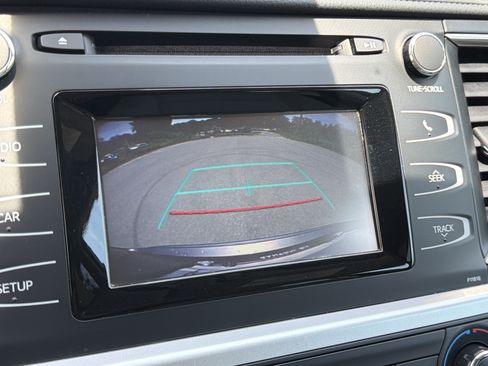 Used 2019 Toyota Highlander LE FWD image 30