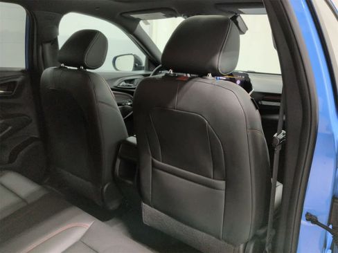 Used 2024 Chevrolet Trax RS w/ Sunroof Package image 19