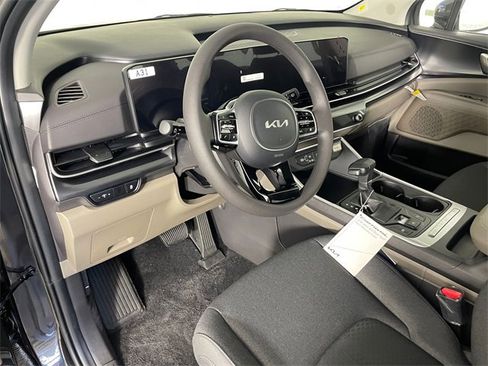 New 2026 Kia Carnival LX image 2