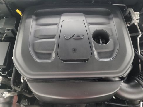 Used 2019 Jeep Grand Cherokee Laredo w/ Security & Convenience Group image 30