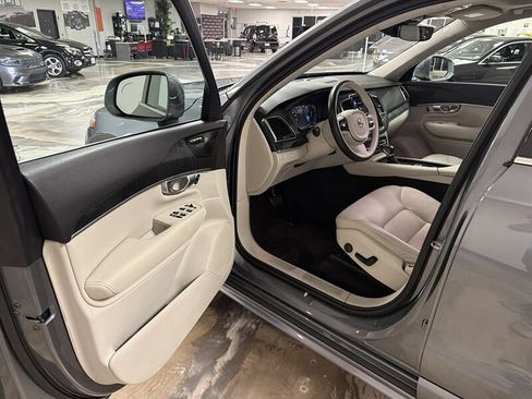 Used 2020 Volvo XC90 T5 Momentum AWD/4WD image 20
