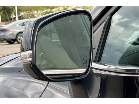 Used 2022 Toyota Highlander XLE image 58