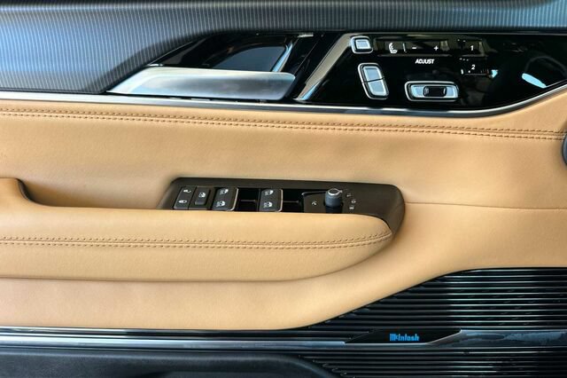 New 2026 Jeep Grand Wagoneer L Summit AWD/4WD image 8