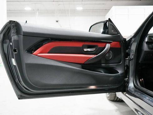 Used 2020 BMW M4 Coupe w/ Competition Package image 24