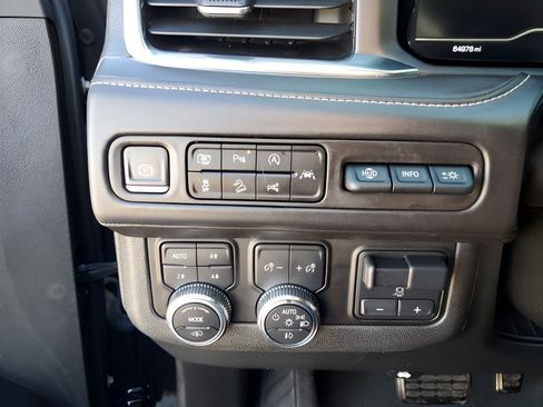 Used 2023 GMC Yukon Denali Ultimate image 34