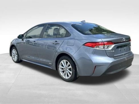 Used 2025 Toyota Corolla LE w/ LE Premium Package AWD/4WD image 3