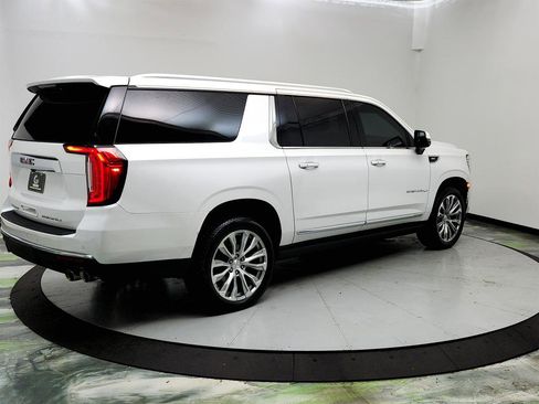 Used 2022 GMC Yukon XL Denali image 5