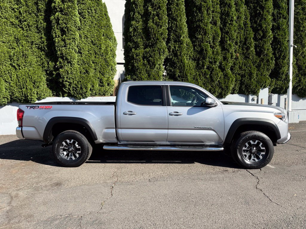 Used 2017 Toyota Tacoma TRD Off-Road w/ Tow Package AWD/4WD image 11
