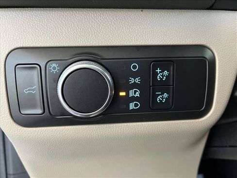 Used 2022 Ford Escape SE w/ Convenience Package FWD image 18