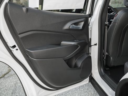 New 2026 Chevrolet Trax RS w/ Driver Confidence Package image 32