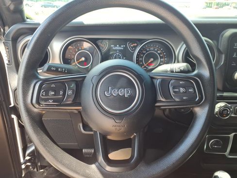 Used 2021 Jeep Wrangler Sport AWD/4WD image 7