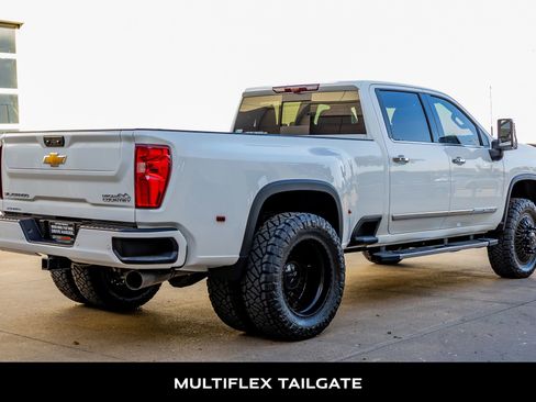 Used 2024 Chevrolet Silverado 3500 High Country w/ High Country Premium Package image 10