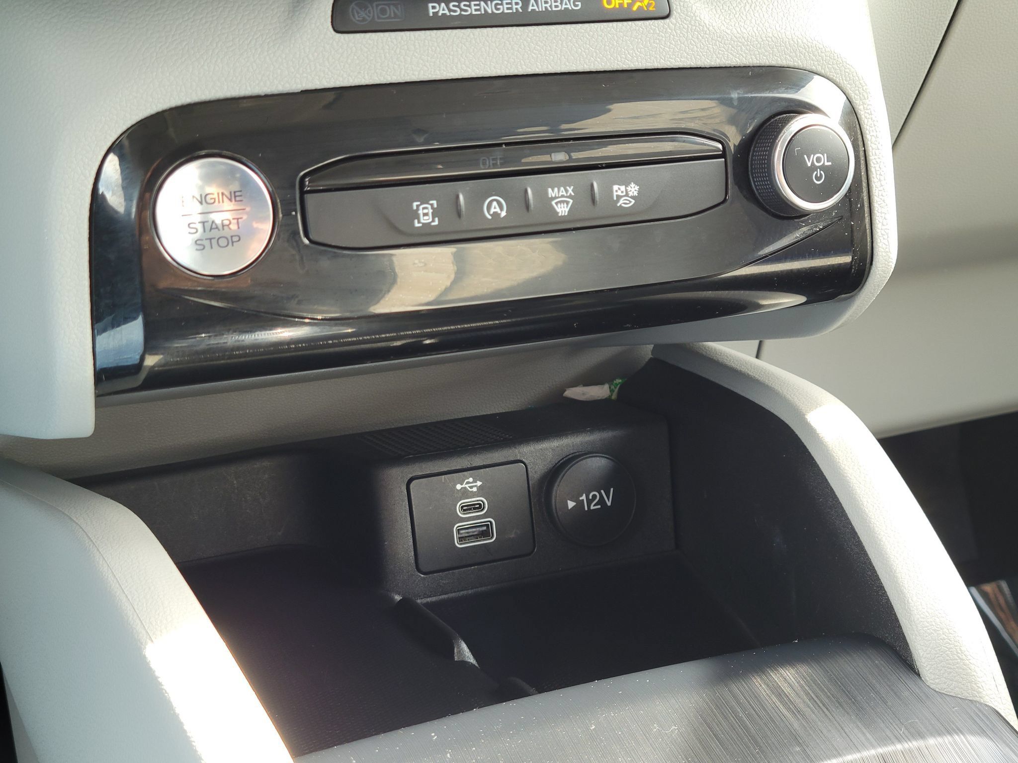 Certified 2025 Ford Escape Active w/ Active Premium Tech Pack AWD/4WD image 20